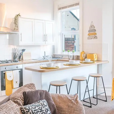 Spacious 3 Bedroom Flat