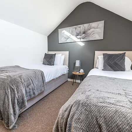 Apartment Spacious 3 Bedroom Flat