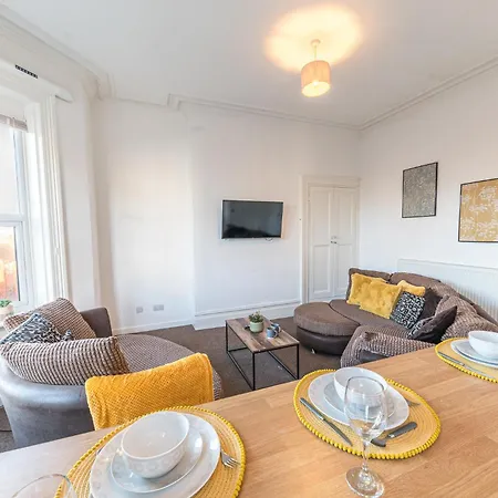 Spacious 3 Bedroom Flat Apartment Barrow-in-Furness