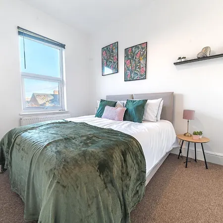 Spacious 3 Bedroom Flat * Barrow-in-Furness
