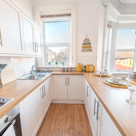 Lägenhet Spacious 3 Bedroom Flat *